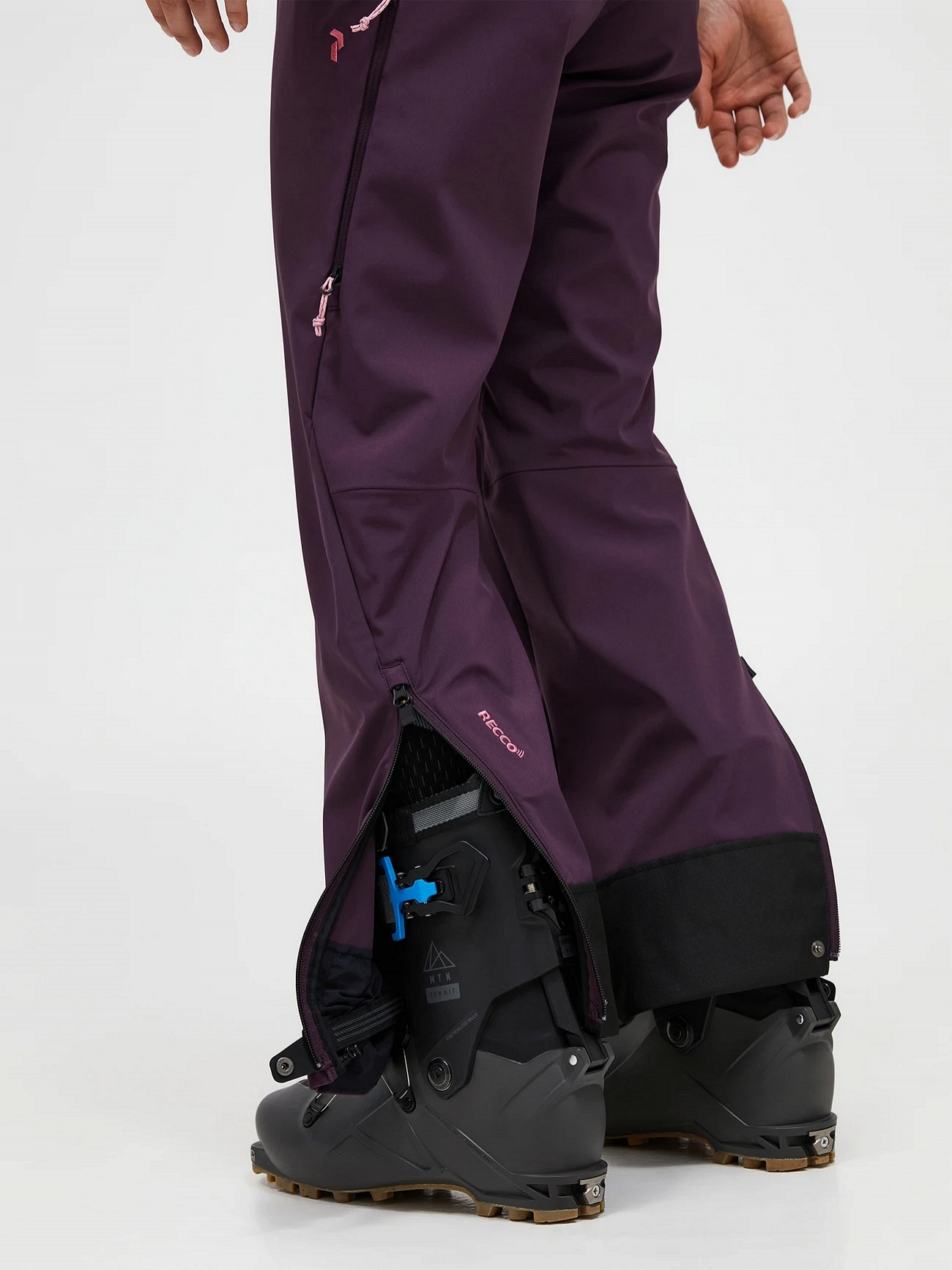 W Ascent Softshell Bib Pants (FW24) - Peak Performance Whistler